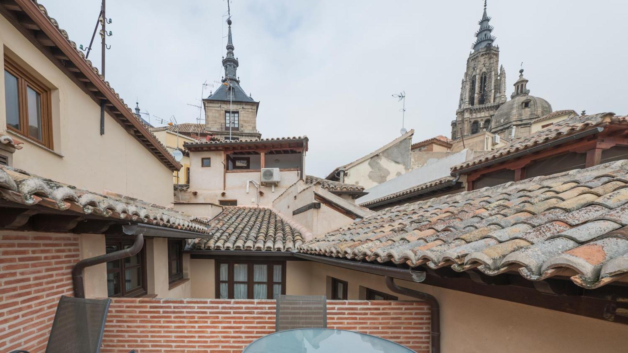 Apartamentos Las Teresitas Junto A La Catedral Toledo Exterior photo